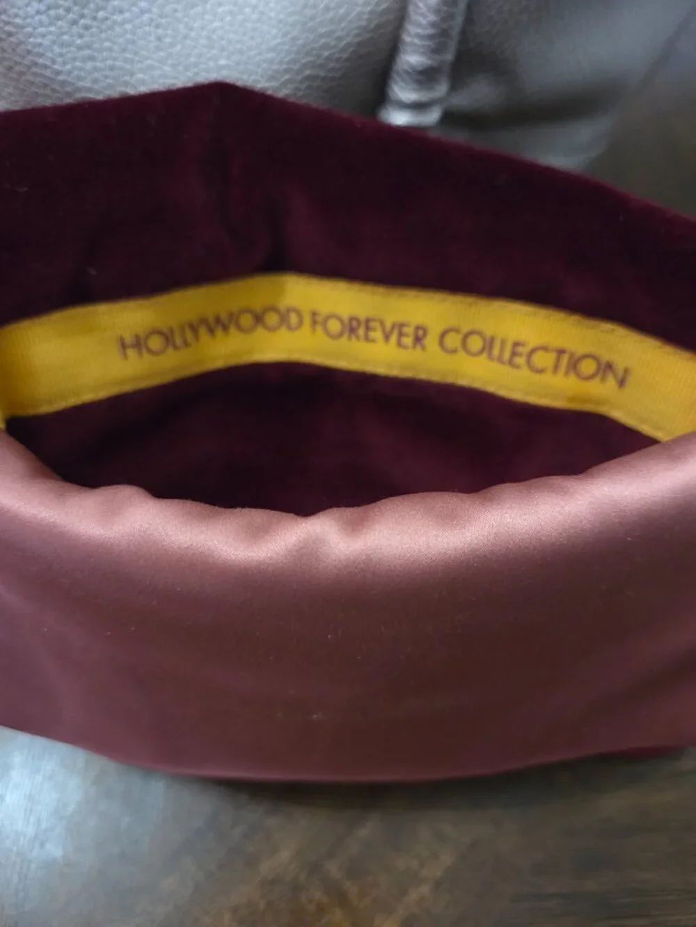 Gucci Hollywood Forever Collection Burgundy Velvet Satin Pouch Dust Bag